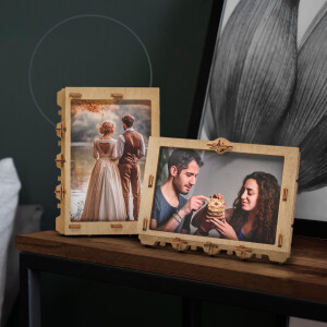 ClueFrame - Puzzle Photo Frame